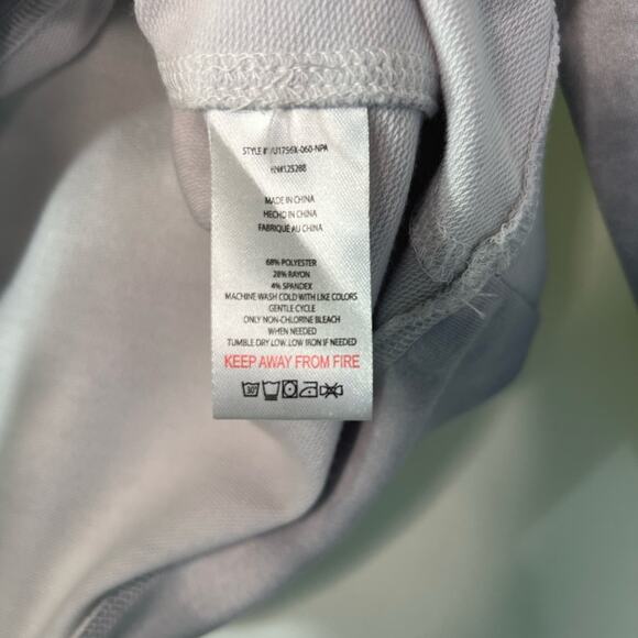 Rae Dunn Choose Love Sweatshirt Size Medium NWT - Picture 10 of 10